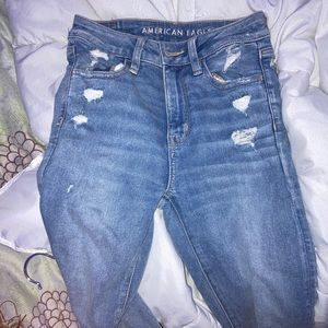 Super flattering American Eagle Jeans ❤️
